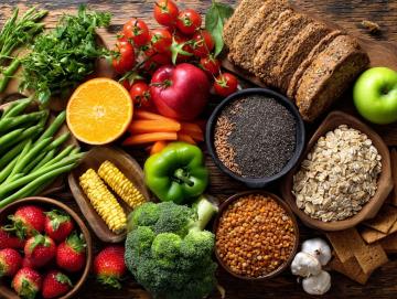 Сила синергии: почему цельные продукты эффективнее БАДов